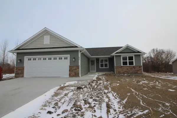 426 Parker Dr, Genoa City, WI 53128
