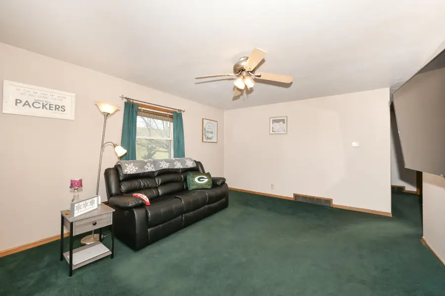 4544 S 49th St, Greenfield, WI 53220 - Image #2