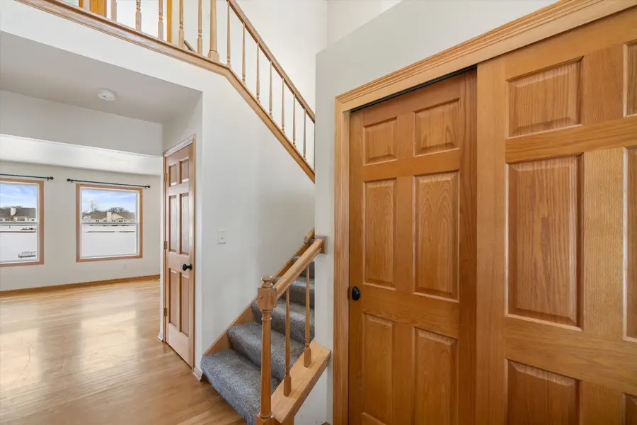 3212 E Lindy Ln, Oak Creek, WI 53154 - Image #3