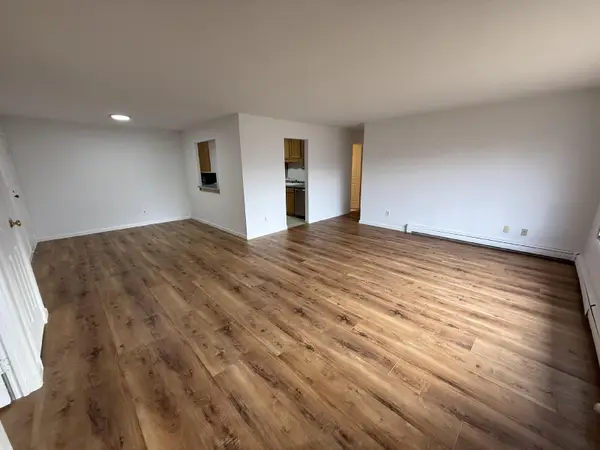 139 Heidel Rd, Thiensville, WI 53092