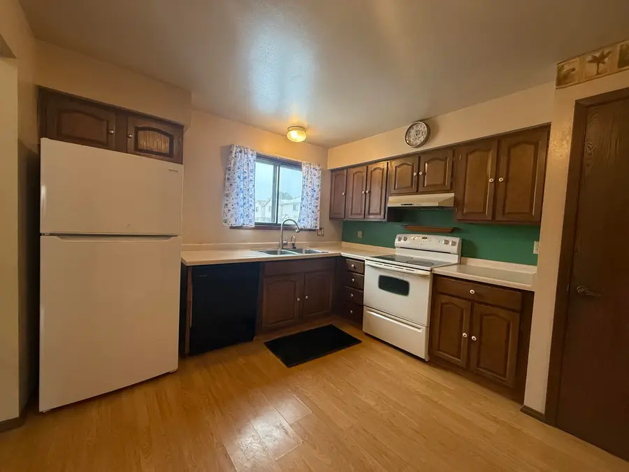 5728 Cambridge Cir, Mount Pleasant, WI 53406 - Image #3