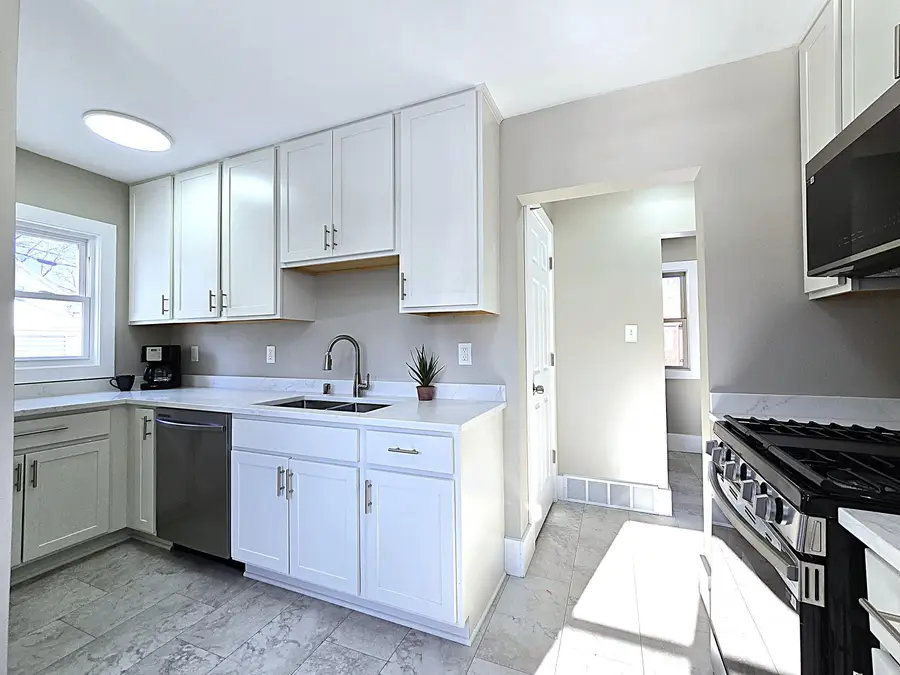 2175 S 63rd St, West Allis, WI 53219 - Image #2