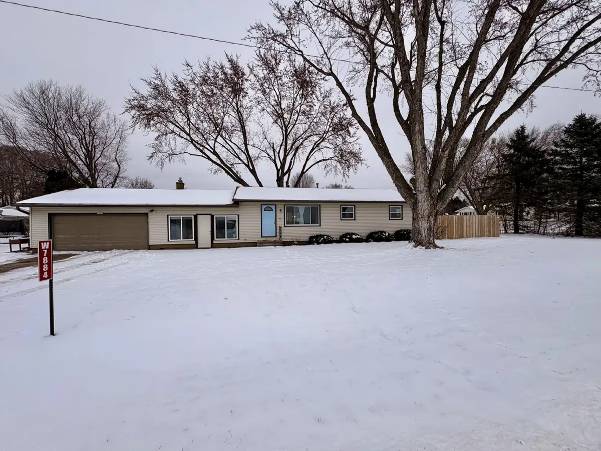 W7884 Hawthorne St, Onalaska, WI 54650 - Image #1