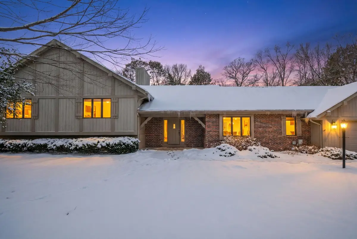 279 High Forest Dr, Grafton Town, WI 53012 - Image #1