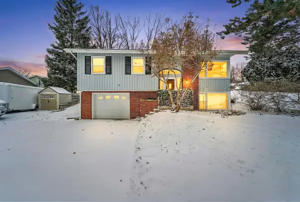 153 N Maple Ave, Slinger, WI 53086