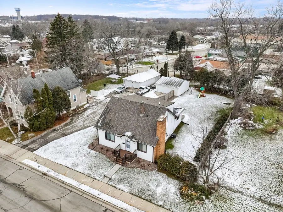 412 N Chicago Ave, South Milwaukee, WI 53172 - Image #2