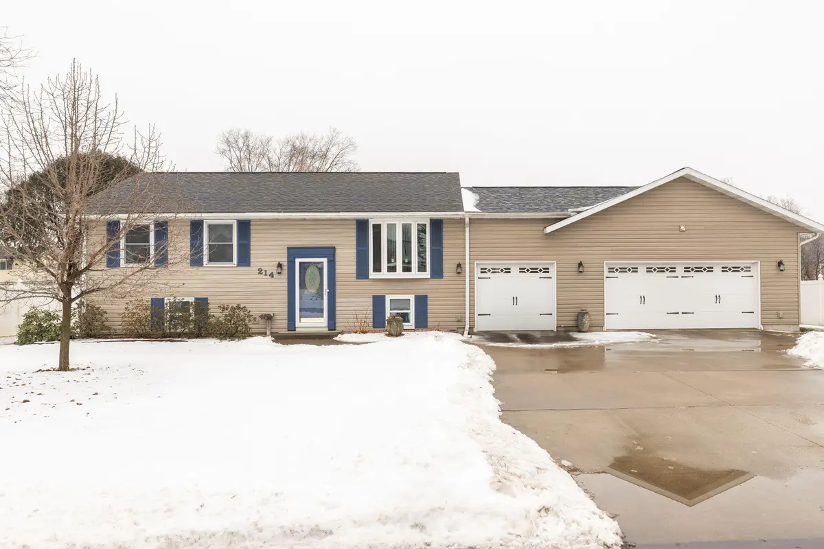 214 Church Dr, La Crosse, WI 54650 - Image #1