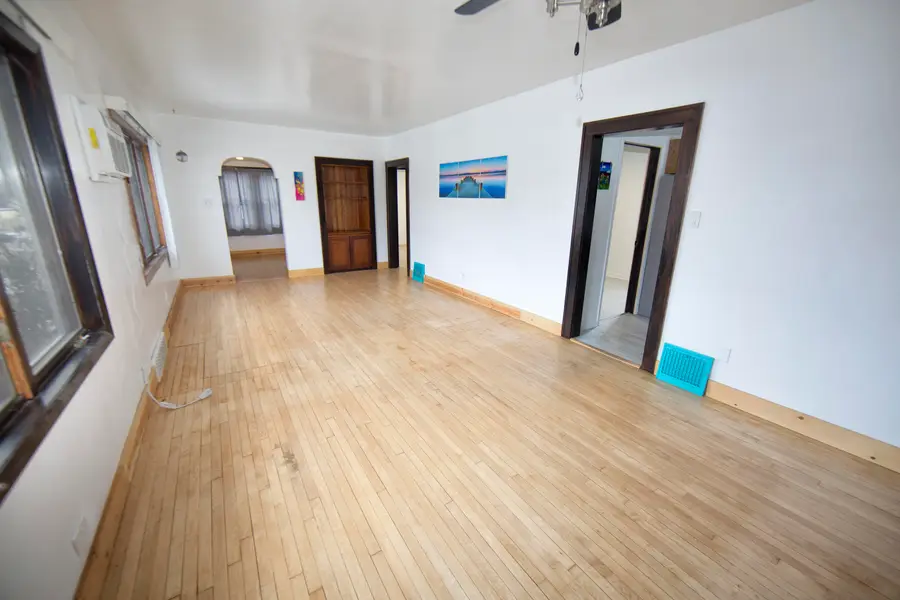 2053 S 91st St, West Allis, WI 53227 - Image #3