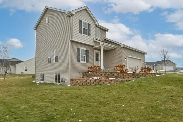 W1171 Meadowsweet Pass, Ixonia, WI 53036