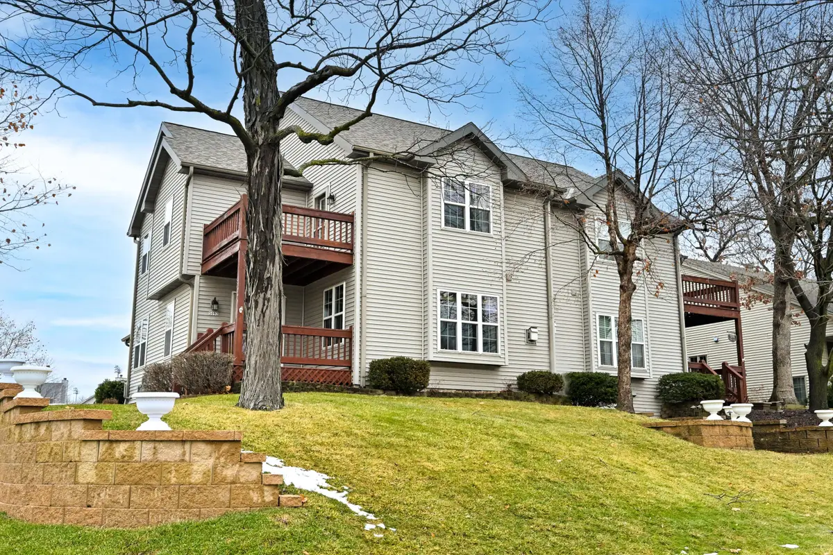 5092 S 58th St, Greenfield, WI 53220 - Image #1