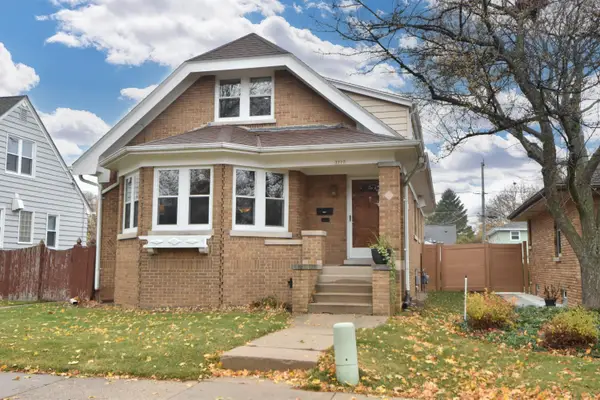 3777 S Ahmedi Ave, Saint Francis, WI 53235