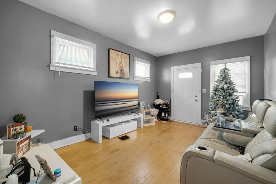 1423 S Comstock Ave, Milwaukee, WI 53204 - Image #3