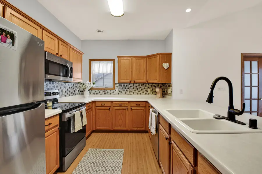 W170N5574 Ridgewood Dr, Menomonee Falls, WI 53051 - Image #3