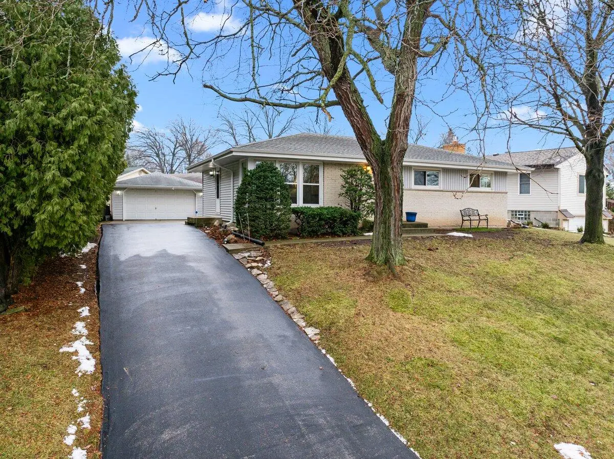 3731 W Bottsford Ave, Greenfield, WI 53221 - Image #1