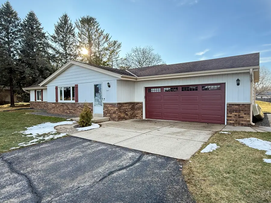565 Amy Belle Rd, Colgate, WI 53017 - Image #2