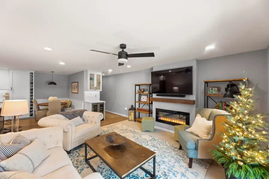 320 E Pleasant St, Oconomowoc, WI 53066 - Image #3