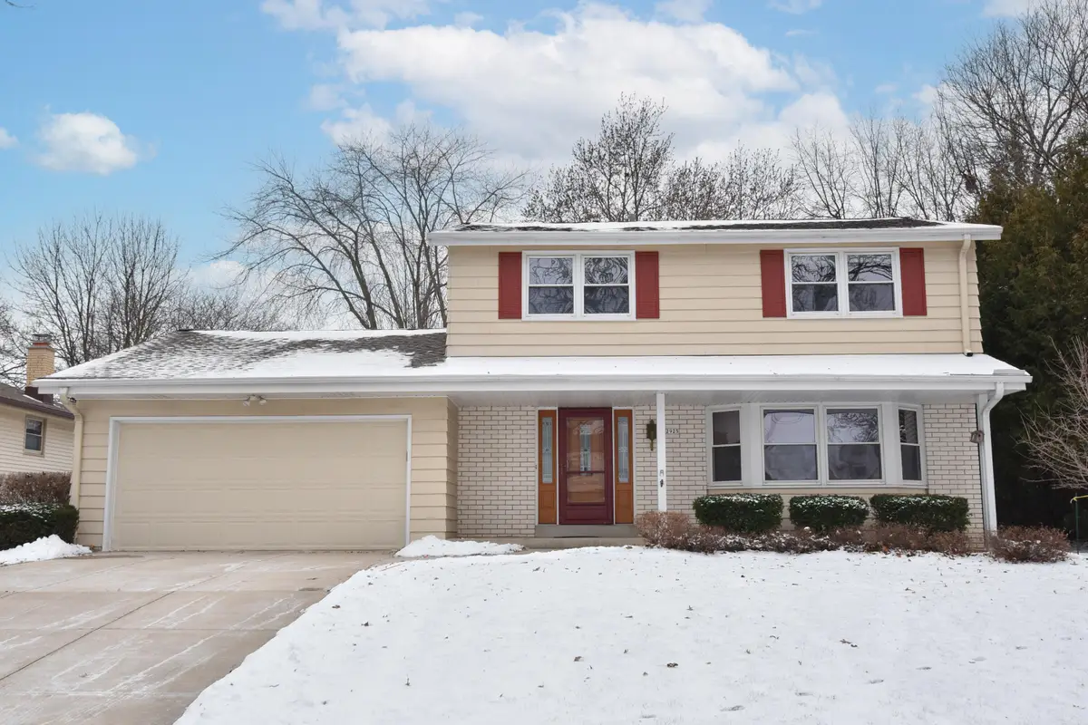 2925 N 120th St, Wauwatosa, WI 53222 - Image #1