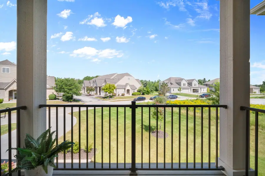 2853 Fox Lake Cir, Waukesha, WI 53189 - Image #2