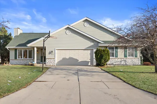 7170 S Countryside Dr, Franklin, WI 53132