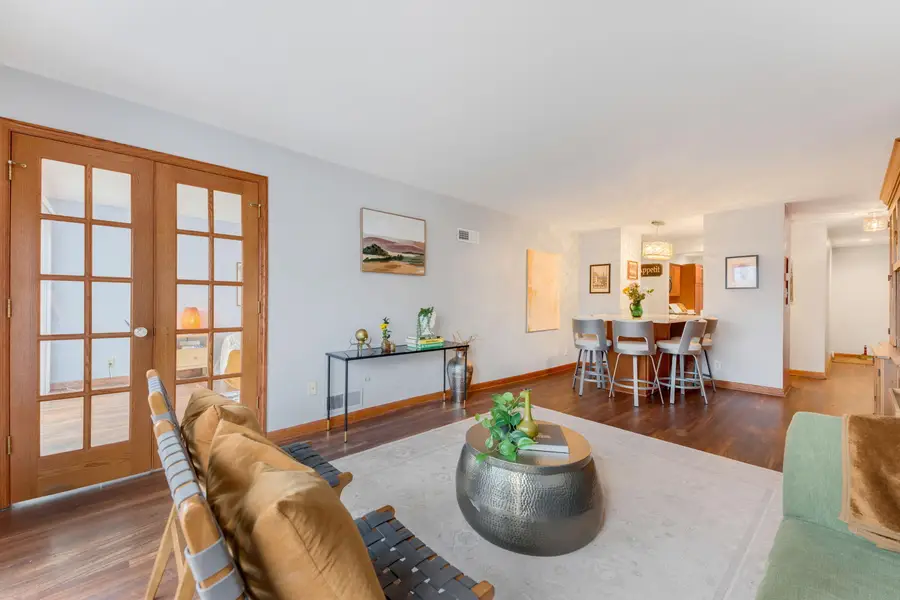 2525 S Shore Dr, Milwaukee, WI 53207 - Image #3