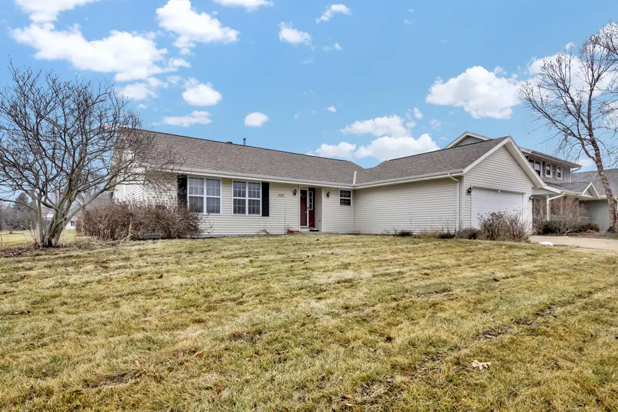 10393 S Katie Dr, Oak Creek, WI 53154 - Image #3