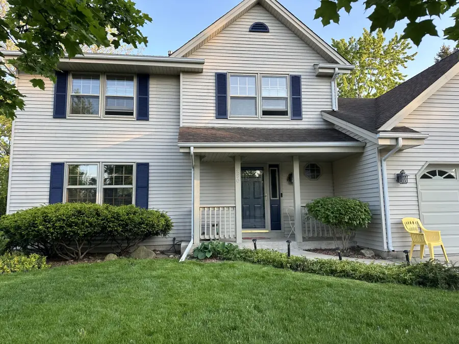 880 Uhen Ct, Burlington, WI 53105 - Image #2