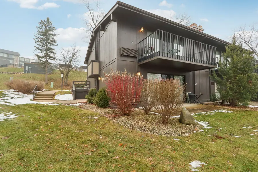 55 Lausanne Ct, Geneva, WI 53147 - Image #2