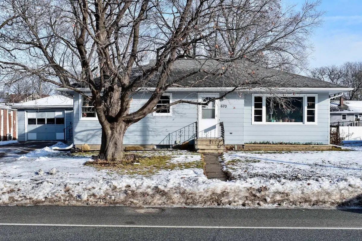 670 Sarnia St W, Winona, MN 55987 - #1