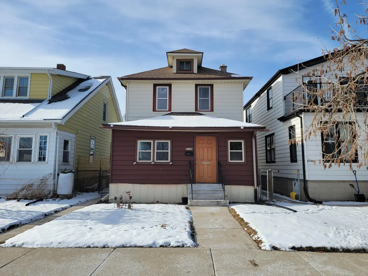 2135 S 74th St, West Allis, WI 53219 - Image #1