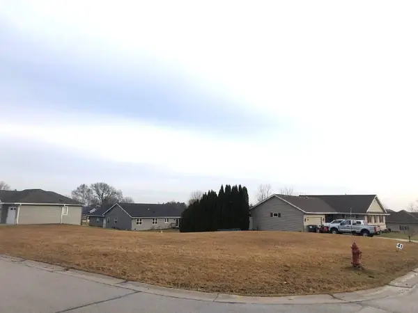 L41 Michigan Ave, Oostburg, WI 53070