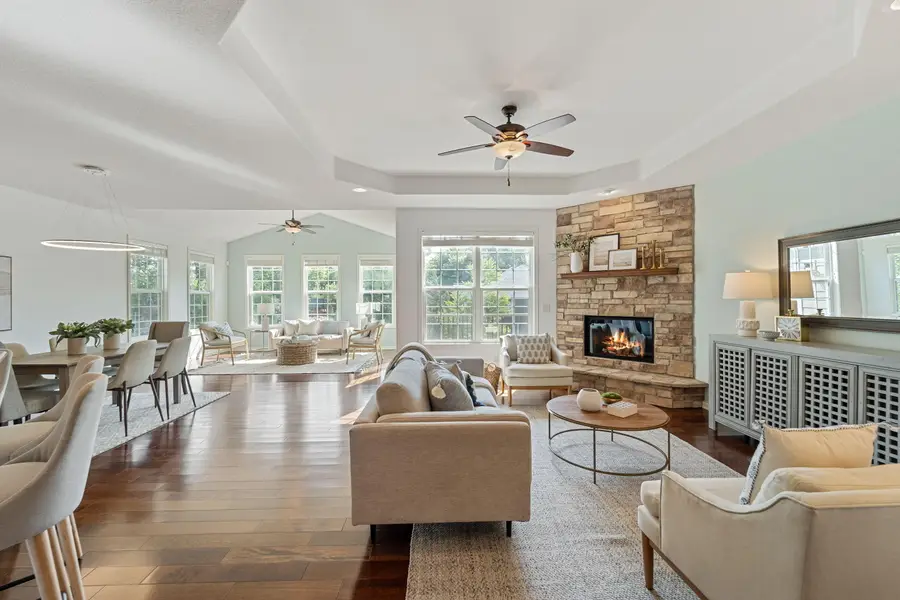 7208 W River Birch Dr, Mequon, WI 53092 - Image #2