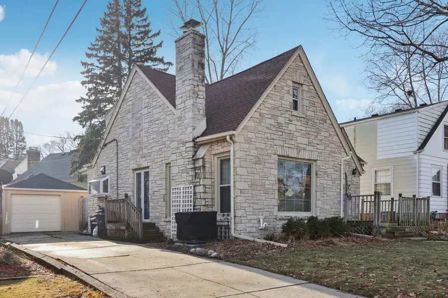 4421 W Ohio Ave, Greenfield, WI 53219 - Image #3