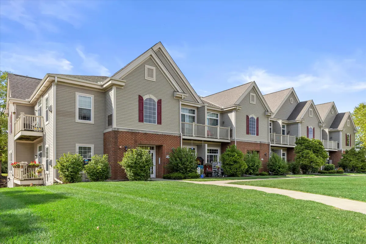 W206N16743 Blackberry Cir, Jackson, WI 53037 - Image #1