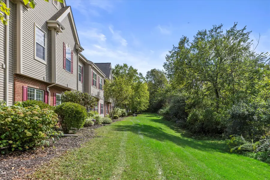 W206N16743 Blackberry Cir, Jackson, WI 53037 - Image #2