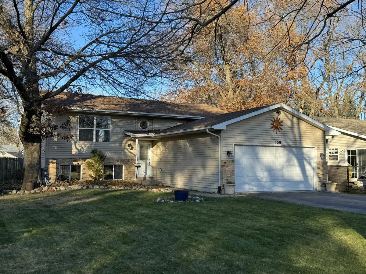 1088 102nd St, Pleasant Prairie, WI 53158 - Image #1