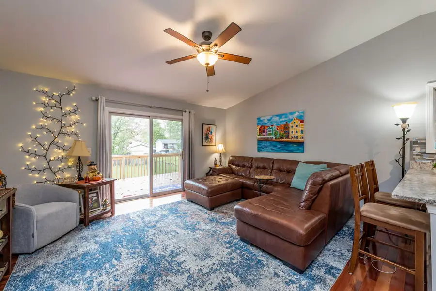 1088 102nd St, Pleasant Prairie, WI 53158 - Image #2