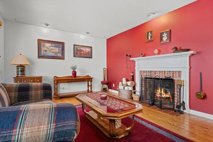 1031 W Bender Rd, Glendale, WI 53217 - Image #2