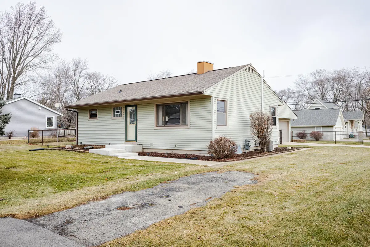 7166 S 37th Pl, Franklin, WI 53132 - Image #1