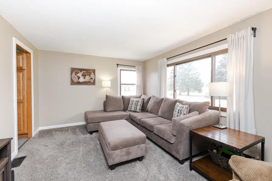 7166 S 37th Pl, Franklin, WI 53132 - Image #3