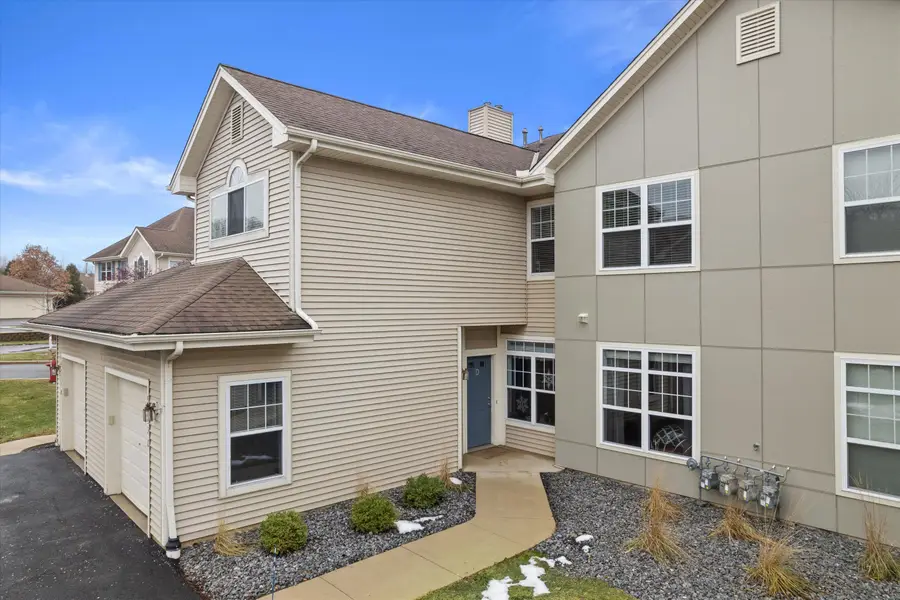 9337 S Cobblestone Way, Franklin, WI 53132 - Image #2