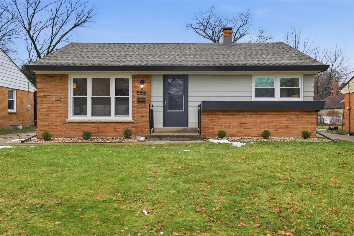 555 Robertson St, Wauwatosa, WI 53213 - Image #1