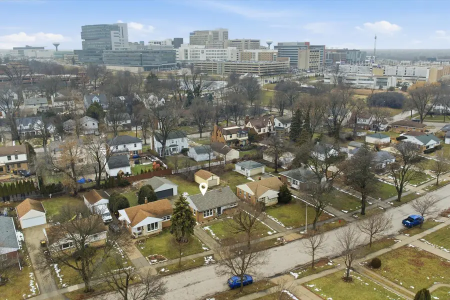 555 Robertson St, Wauwatosa, WI 53213 - Image #3