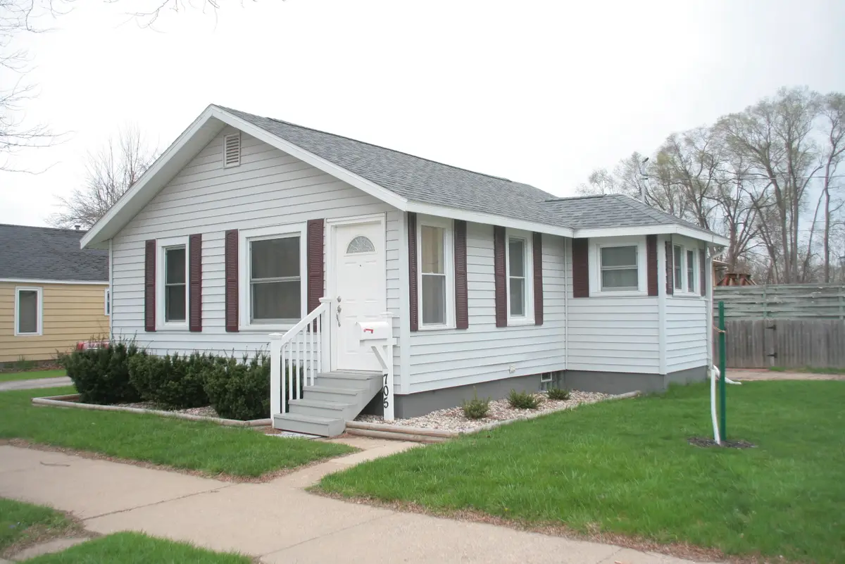 705 Livingston St, La Crosse, WI 54603 - Image #1