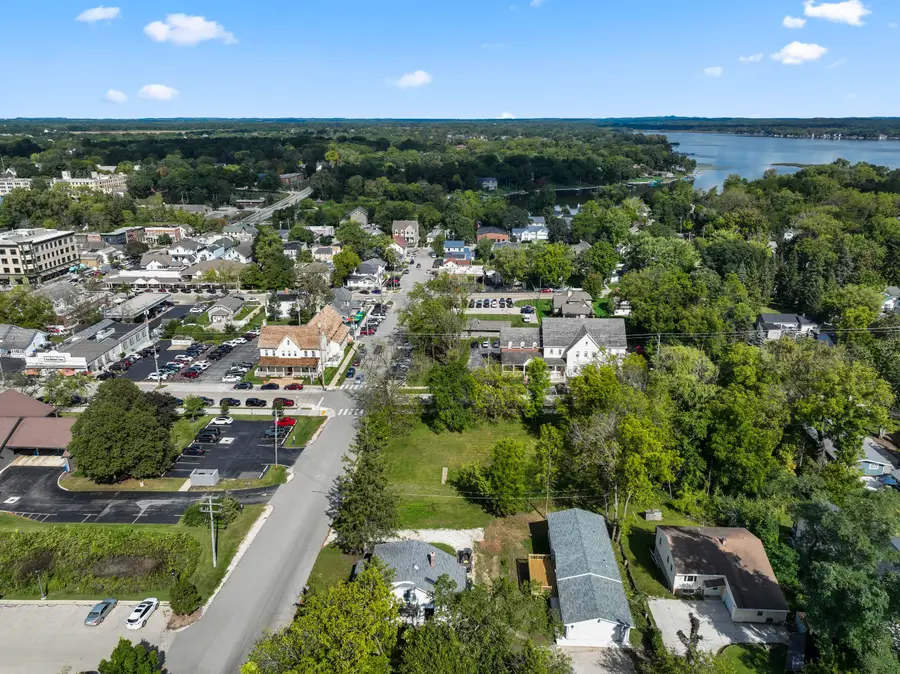 711 Division St, Delafield, WI 53018 - Image #3