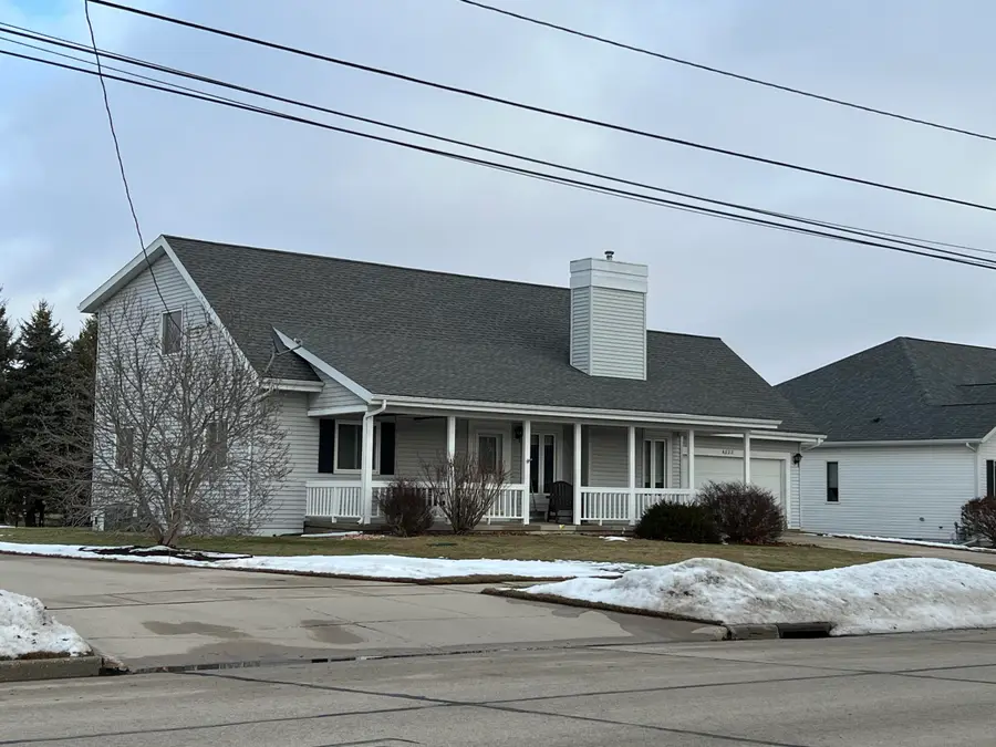 4322 Menasha Ave, Manitowoc, WI 54220 - Image #2