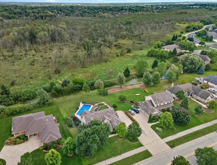 W172N7862 Shady Ln, Menomonee Falls, WI 53051 - Image #2