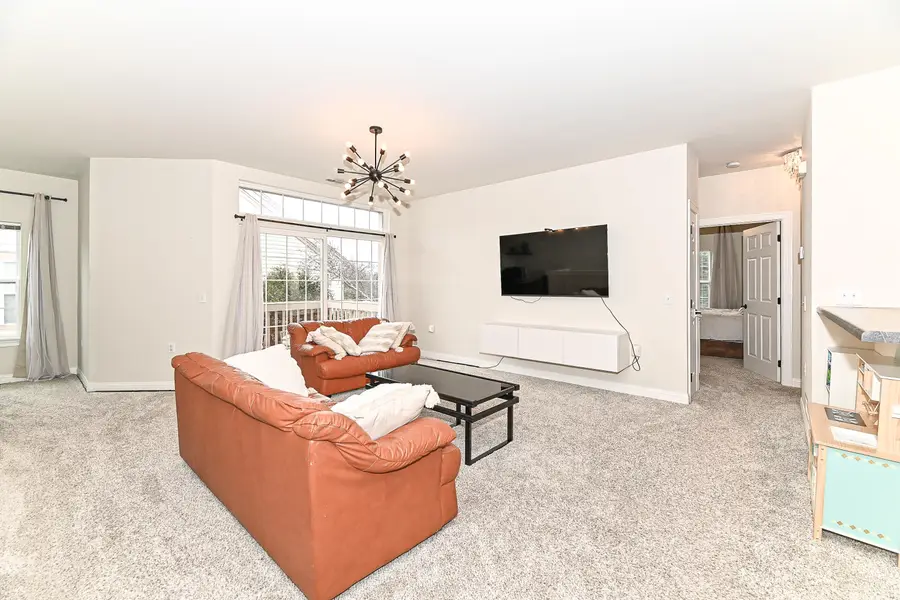 2245 W Vista Bella Dr, Oak Creek, WI 53154 - Image #2