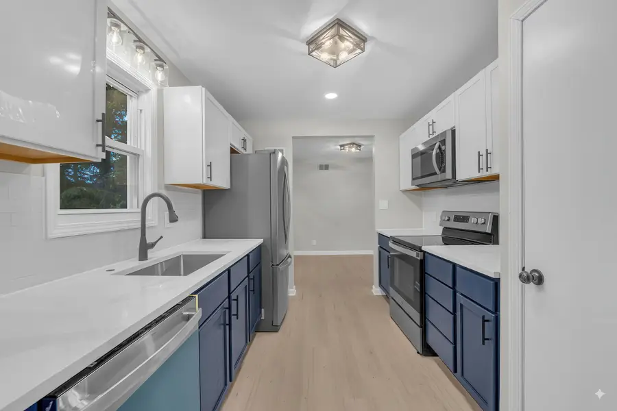 4117 N 92nd St, Wauwatosa, WI 53222 - Image #3