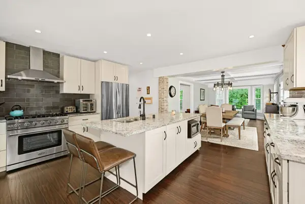 1005 Lone Tree Rd, Elm Grove, WI 53122