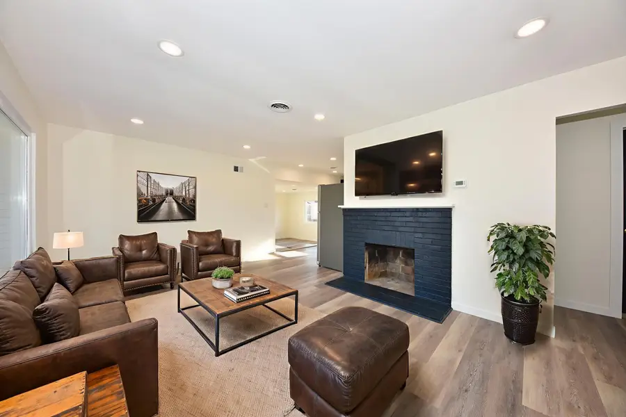 5721 W Thurston Ave, Milwaukee, WI 53218 - Image #2